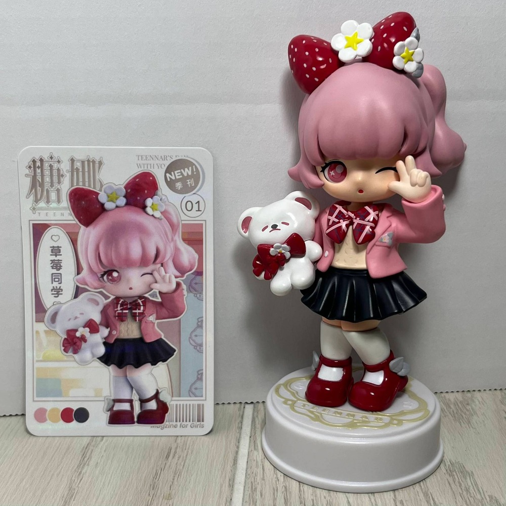 Simon Toys Teennar Campus Students Series Strawberry Figure Pink Red Teddy Bear